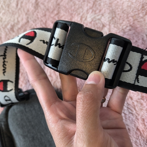 Champion Prime Big C Sling Belt Bag Funny Pack - Picture 4 of 5